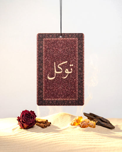 DESERT NOIR with the ingredients of its scent